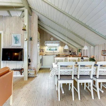 Hjalmine - 250m From The Sea By Interhome