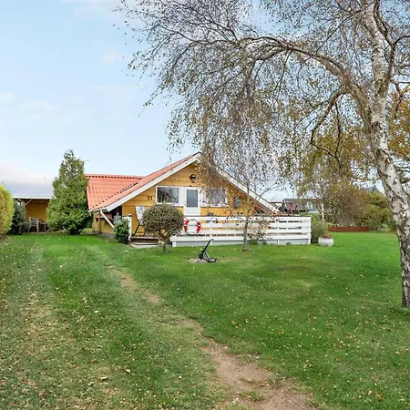 Hjalmine - 250m From The Sea By Interhome *